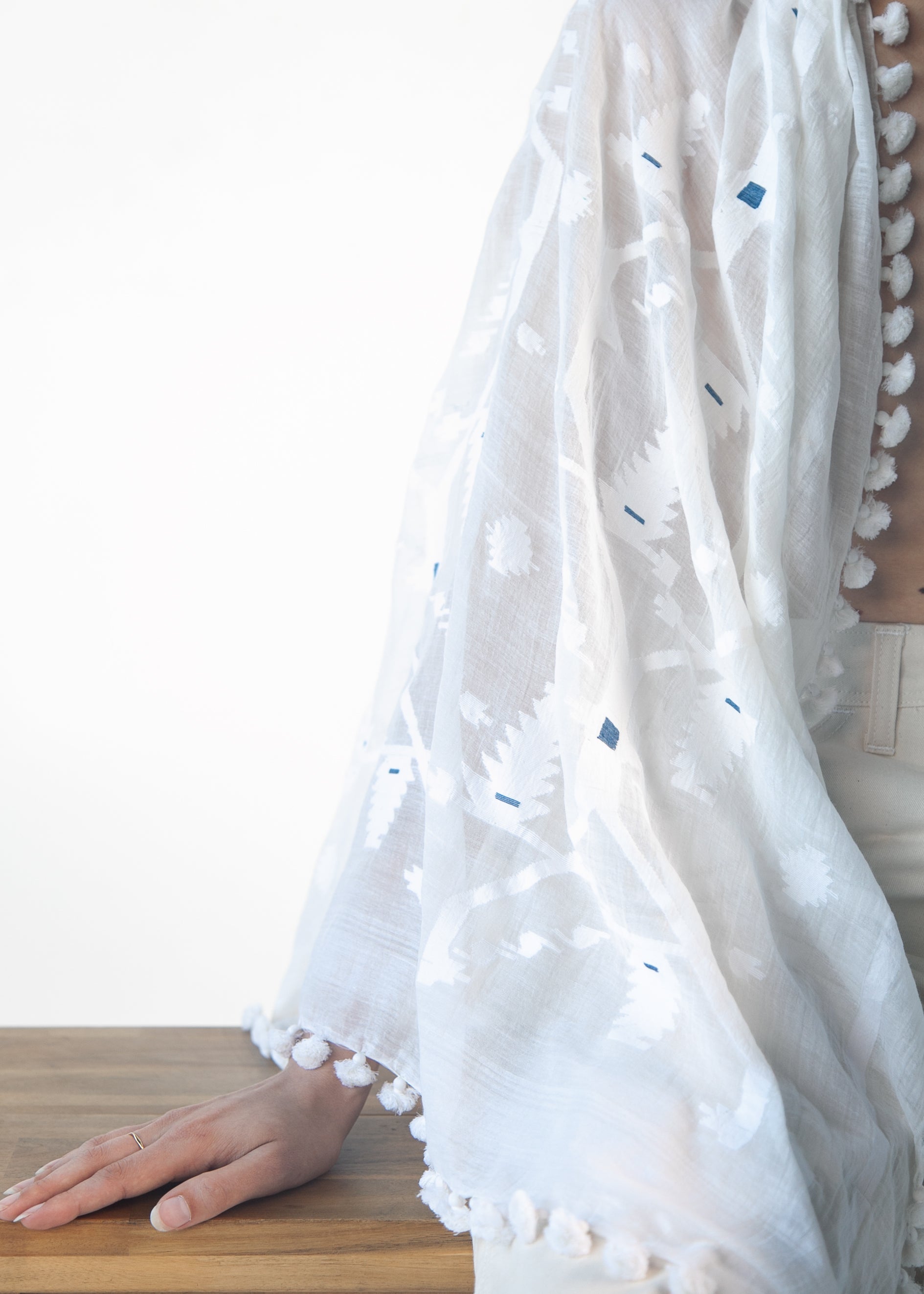 Dupatta Amrita Jamdani - White